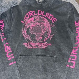 worldwide pretty little thing